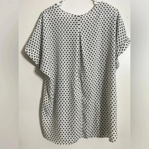 Max Studio women’s black and white blouse size large - Picture 2 of 8
